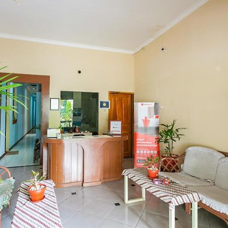 Reddoorz Syariah @ Sakinah Guesthouse Sragen Экстерьер фото