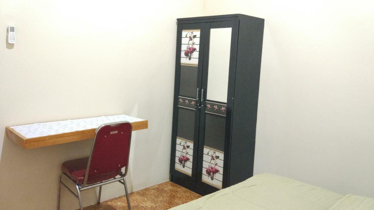Reddoorz Syariah @ Sakinah Guesthouse Sragen Экстерьер фото