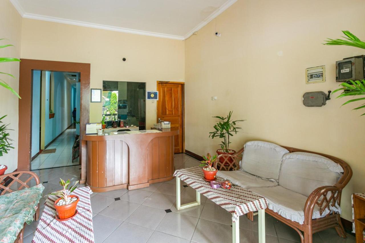 Reddoorz Syariah @ Sakinah Guesthouse Sragen Экстерьер фото