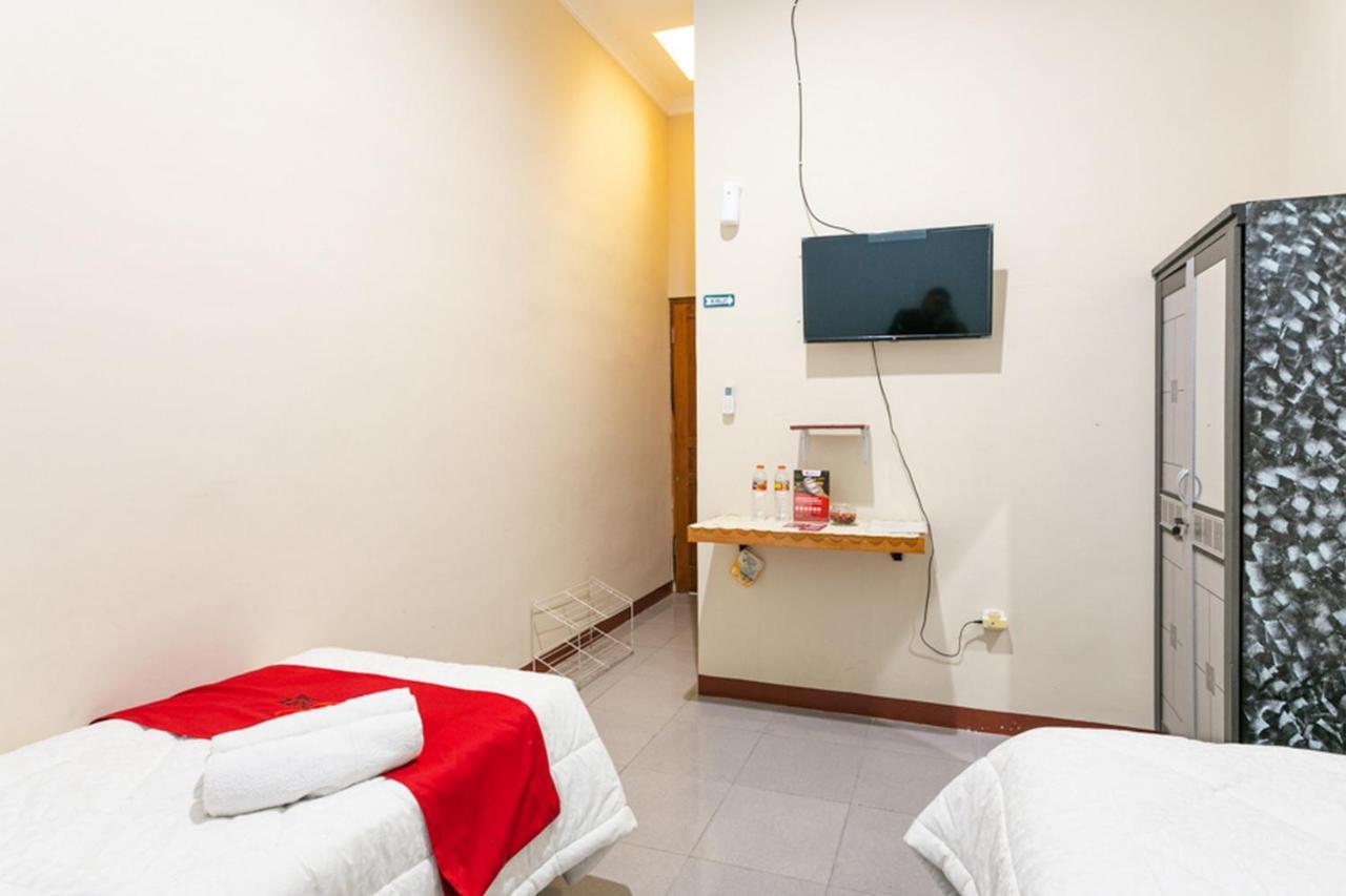 Reddoorz Syariah @ Sakinah Guesthouse Sragen Экстерьер фото
