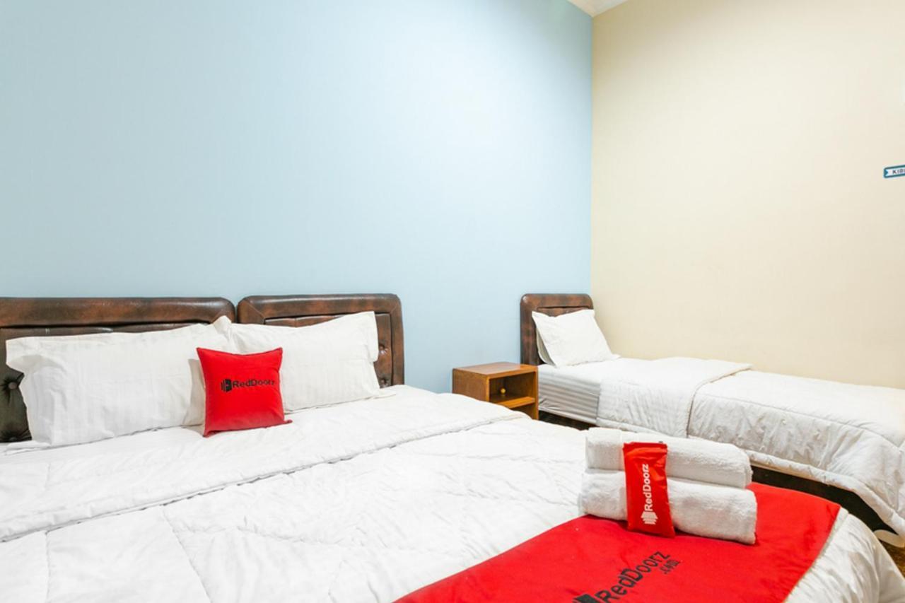 Reddoorz Syariah @ Sakinah Guesthouse Sragen Экстерьер фото