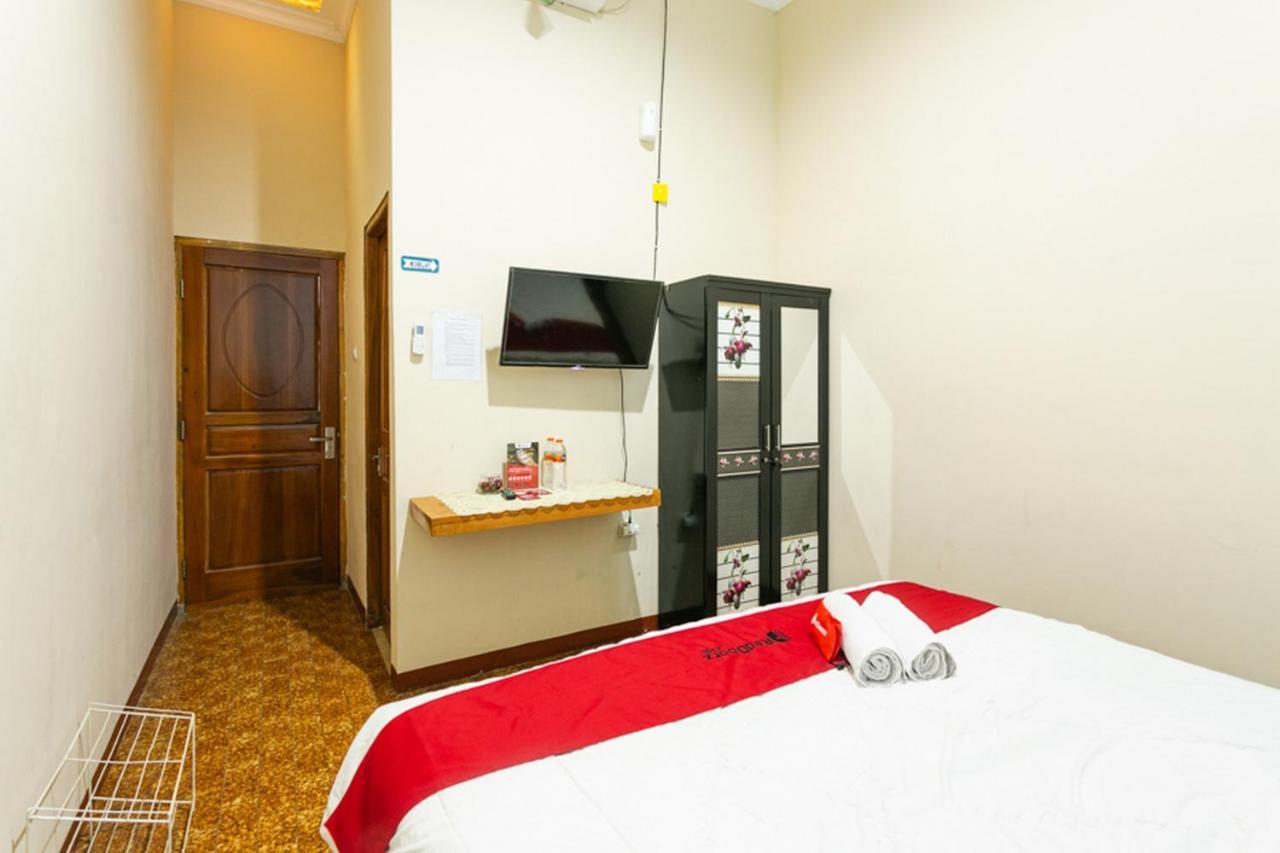 Reddoorz Syariah @ Sakinah Guesthouse Sragen Экстерьер фото