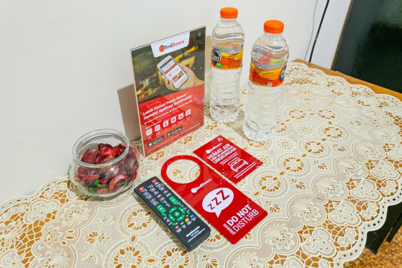 Reddoorz Syariah @ Sakinah Guesthouse Sragen Экстерьер фото