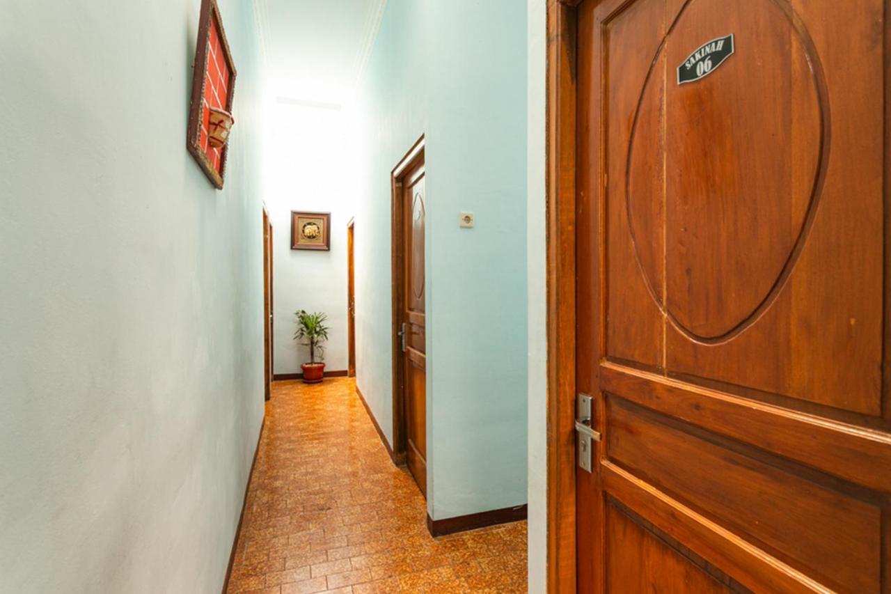 Reddoorz Syariah @ Sakinah Guesthouse Sragen Экстерьер фото